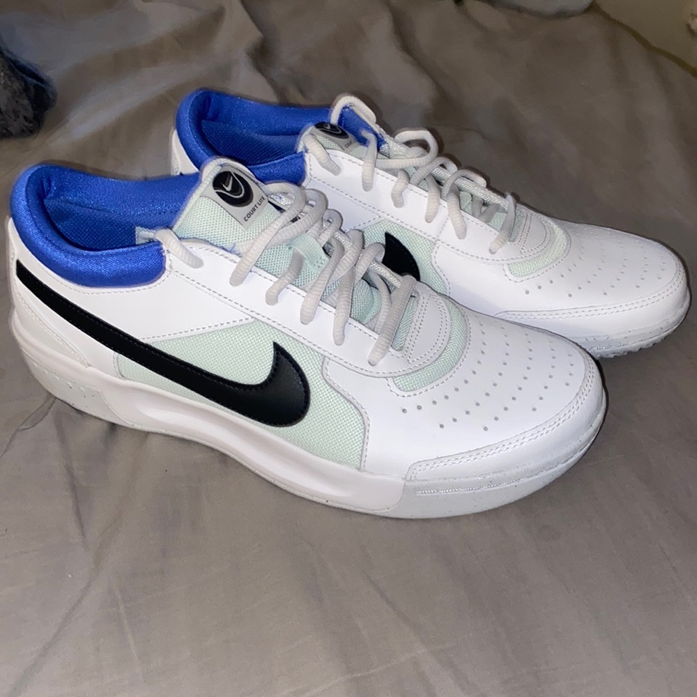 Nike Court Lite NWOT